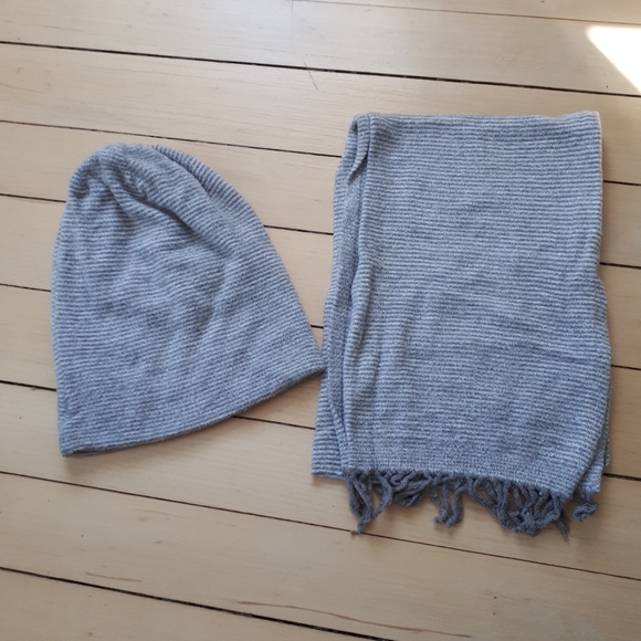 knix Accessories - Knix cozzzy hat and scarf